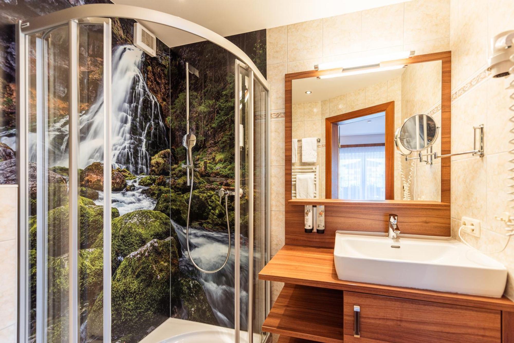Hotel Lohningerhof Maria Alm am Steinernen Meer Oda fotoğraf